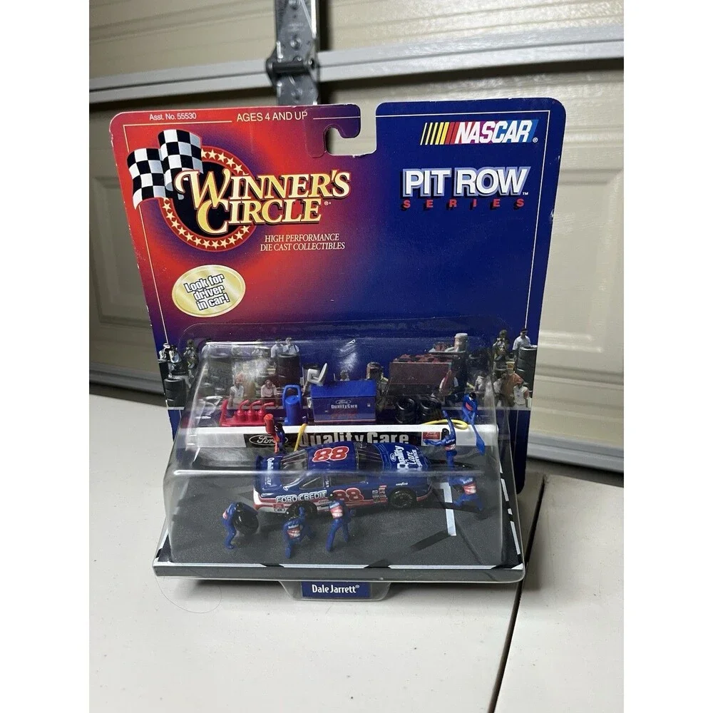 Dale Jarrett #88- Winners Circle Nascar Pit Row Series 1998 NEW